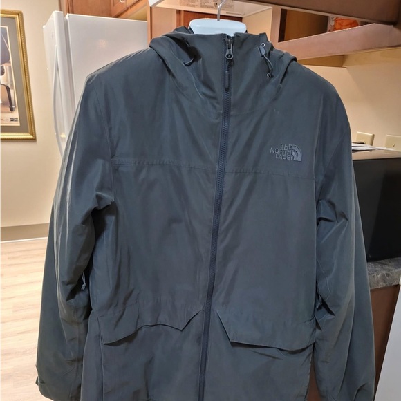 The North Face Waterproof Jacket With Hood - Picture 5 of 13